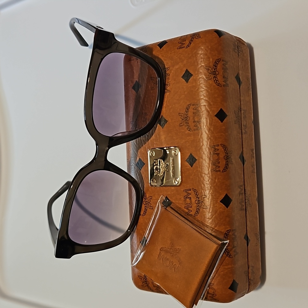NWT MCM725S 52-20-140 grey sunglasses with hard case and cleaning cloth - Picture 1 of 15